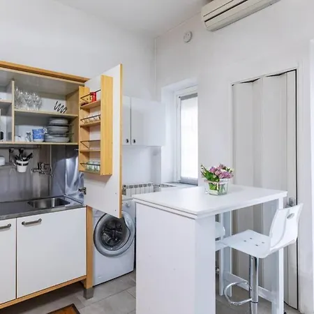 Kibilu - My - Vicinanze Stazione E Maggiore *